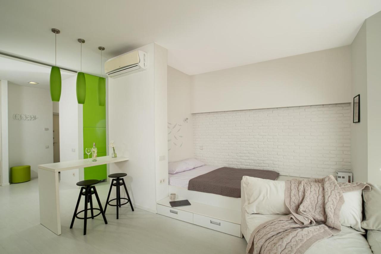 White Attic Apartment Odessa Exterior foto